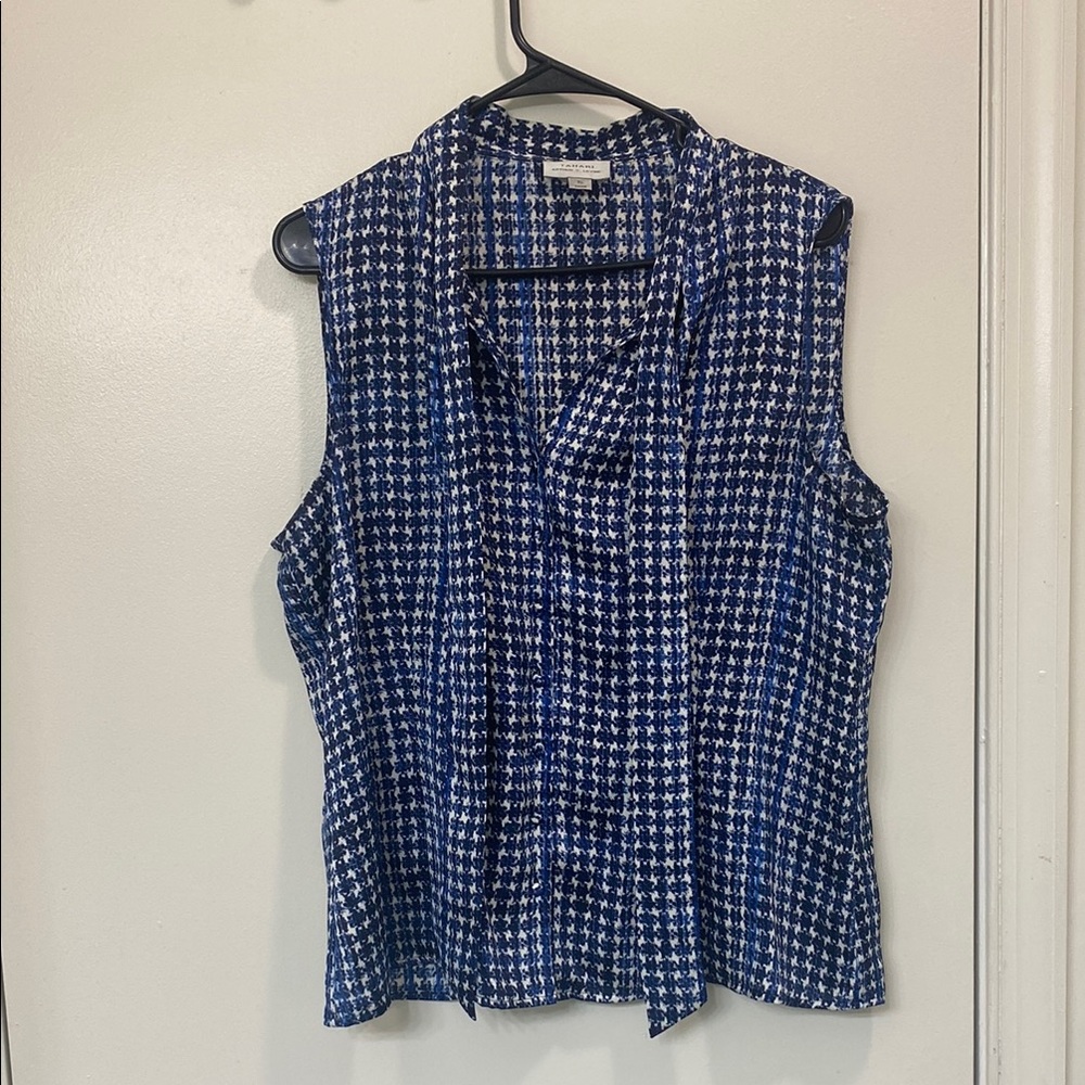 Tahari Blue and White Sleeveless Tie Front Blouse